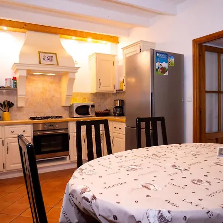 Du Hameau Baylesse *